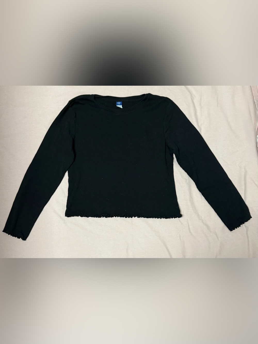 Old Navy Black Long Sleeve Lettuce Edge